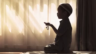 Çalışmak İbadettir Diyerek Namaz Kılmayan Kişilere Selâm Verilir mi?