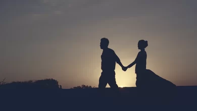 Eşiyle Arası Bozuk Olan Kimsenin Başka Birisiyle Telefonda Görüşmek Nikaha Zevâl Getirir mi?