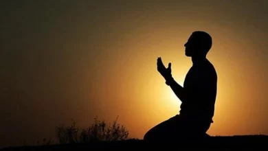 Yalan Söyleyen Bir İmamın Arkasında Namaz Kılınır mı?