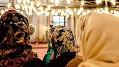 Bayanların İmamlık Yapması ve Erkek Cemaatle Yan Yana Namaz Kılmaları Caiz midir?