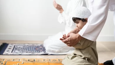 İmâm Efendi Namâzlardan Sonra “Allâh Kabul Etsin Diyerek Tokalaşmak Bid’attır” Dedi Bu Doğru Mu?